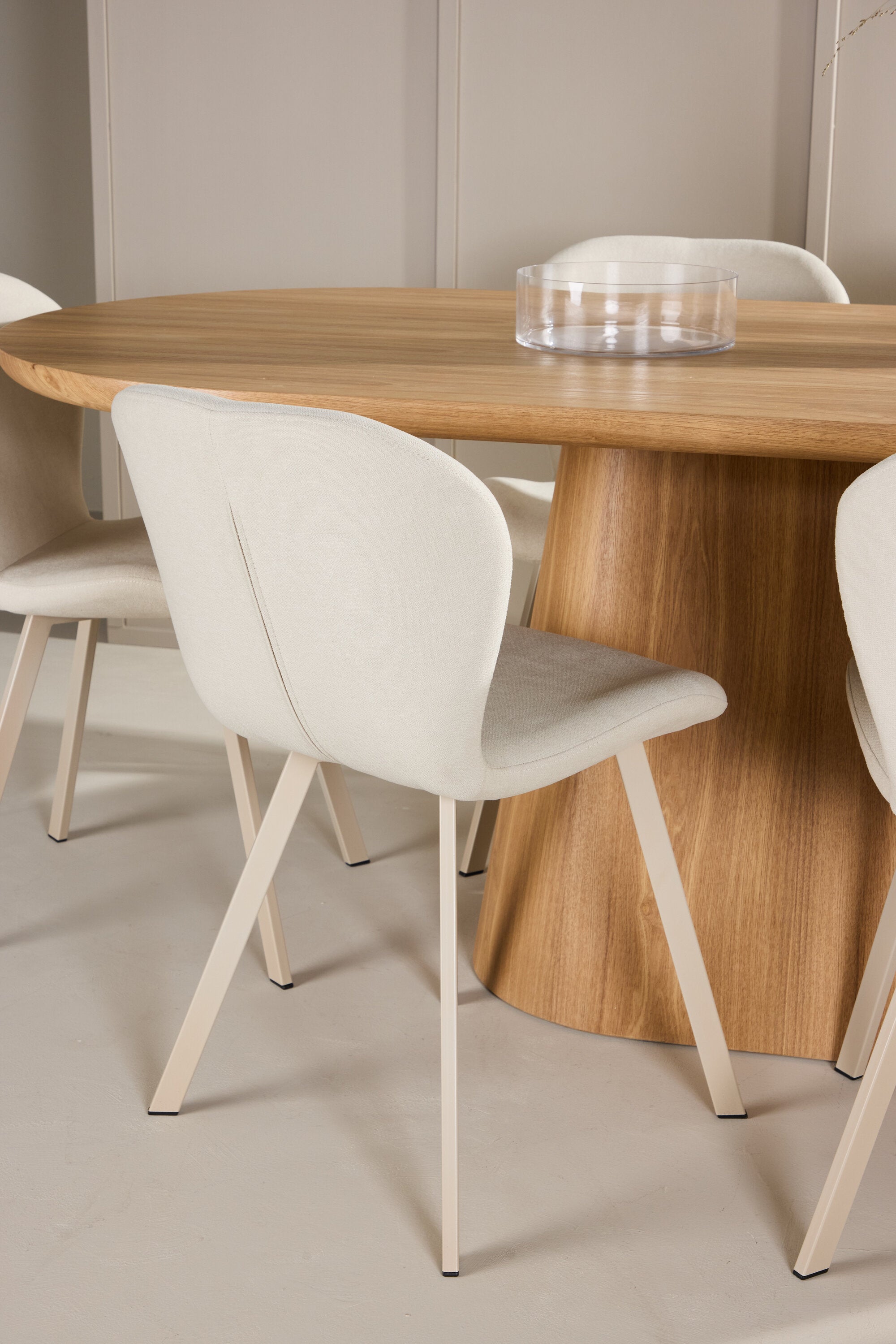 Esstisch Stjärnö mit Lilja Stuhl in Nature präsentiert im Onlineshop von KAQTU Design AG. Esszimmerset ist von Venture Home