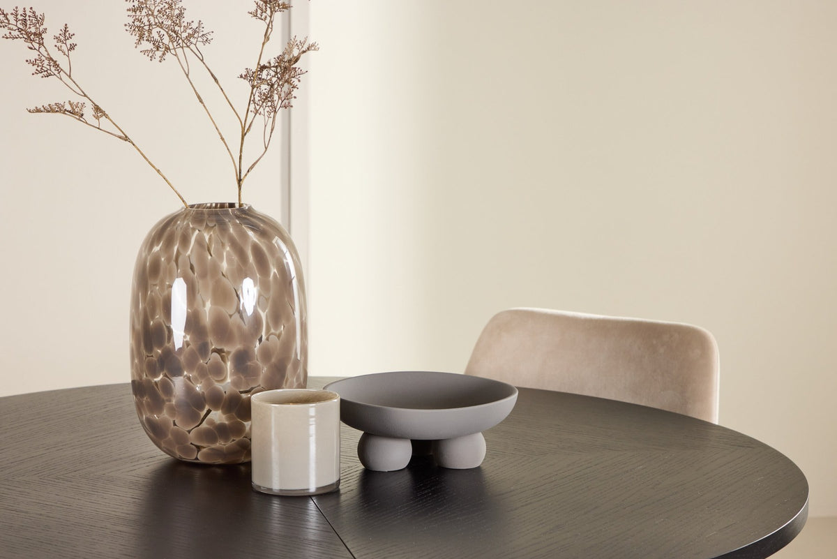 Runder Esstisch Strada aus MDF mit sechs Night-Stühlen mit Samtpolsterung und schwarzen Beinen, Esszimmerset von Venture Home