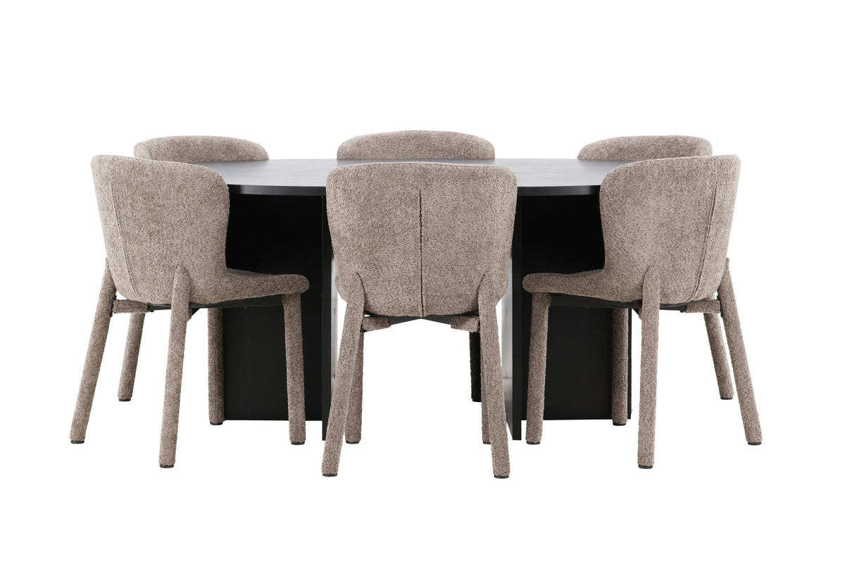 Esszimmerset von Venture Home: rechteckiger Esstisch mit schwarzer MDF-Platte und Stahlbeinen sowie zwei Stühle mit braunem Bouclé-Bezug.