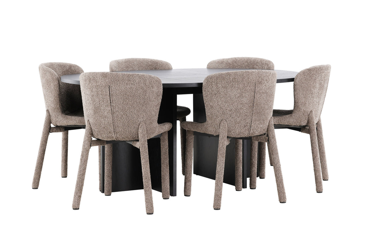 Esszimmerset von Venture Home: rechteckiger Esstisch mit schwarzer MDF-Platte und Stahlbeinen sowie zwei Stühle mit braunem Bouclé-Bezug.