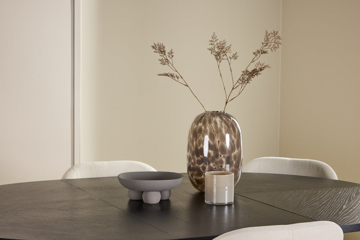 Runder Esstisch Strada aus MDF in White Wash mit sechs Lilja Stühlen, Esszimmerset von Venture Home in schlichtem Design