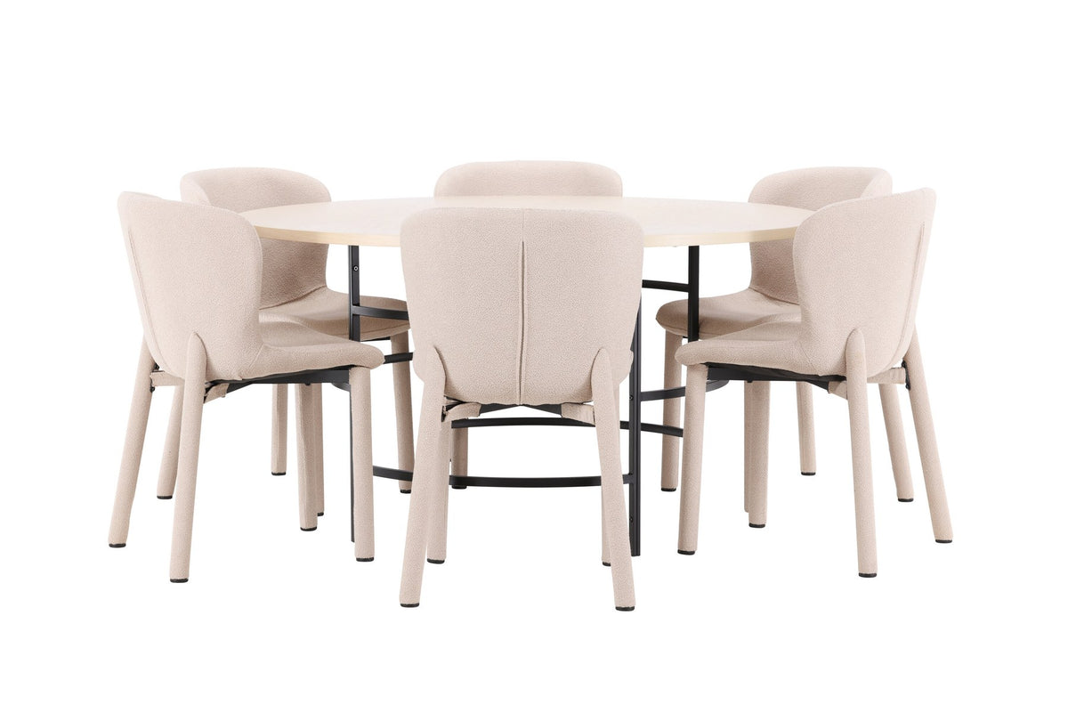 Runder Esstisch Copenhagen aus MDF in White Wash mit sechs Astoria-Stühlen aus Metall mit beiger Bouclé-Polsterung im Esszimmer.