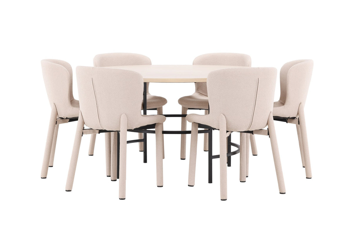 Runder Esstisch Copenhagen aus MDF in White Wash mit sechs Astoria-Stühlen aus Metall mit beiger Bouclé-Polsterung im Esszimmer.
