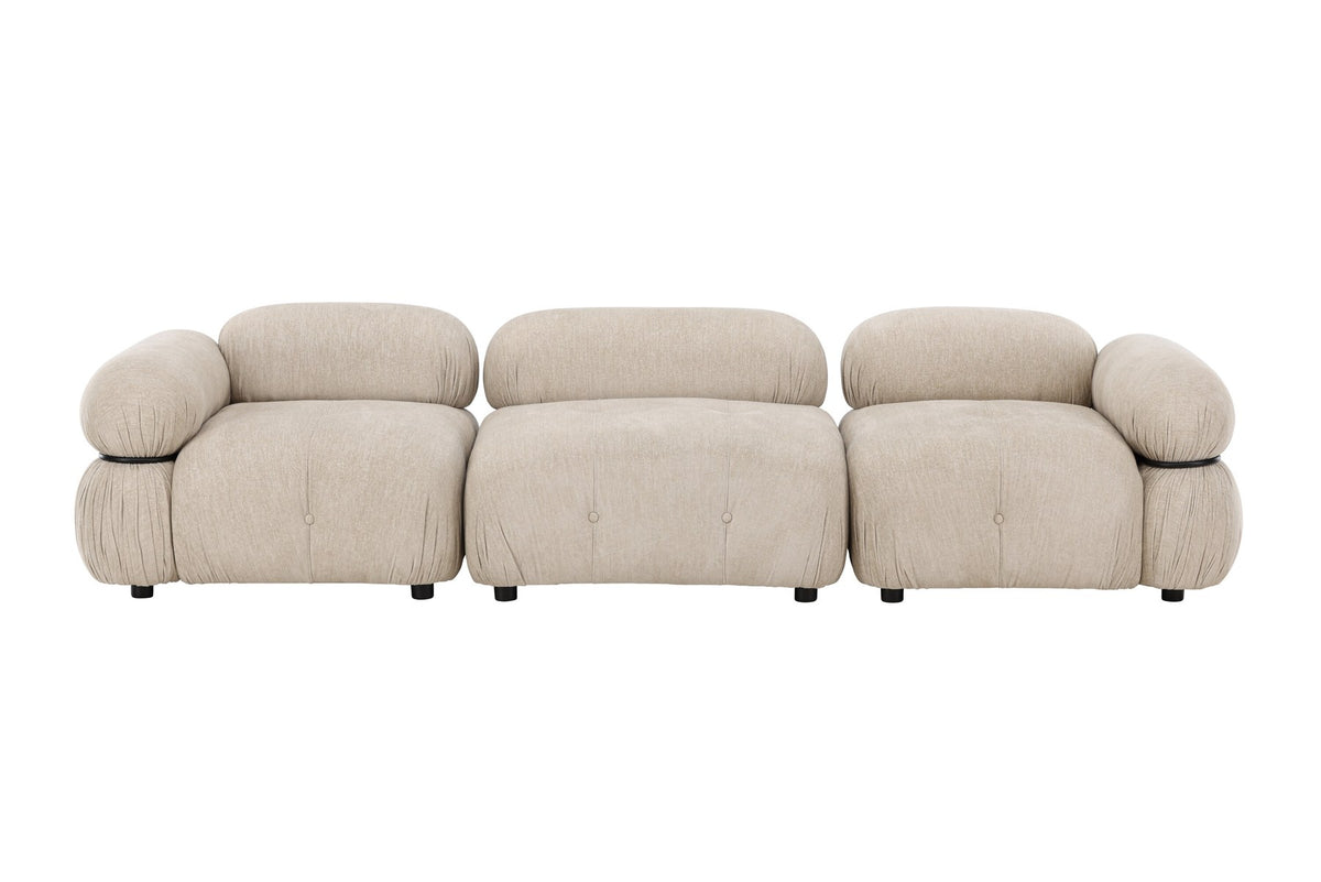 Beiges 3-Sitzer Sofa Mika mit schwarzen Beinen, Bezug aus Polyester, Schaumstoff-Polsterung, moderne klare Linienführung.
