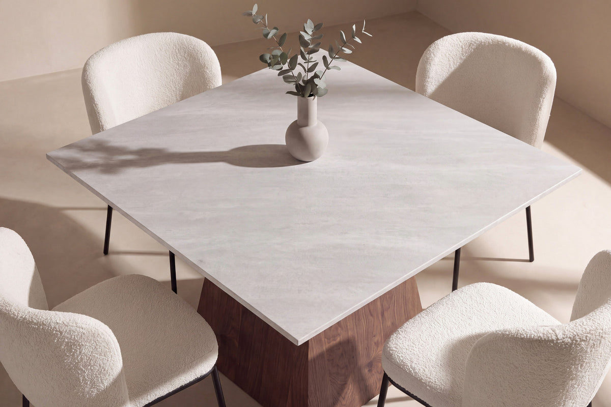 Essgruppe Cael mit Stühlen Edina in Weiss präsentiert im Onlineshop von KAQTU Design AG. Esszimmerset ist von Venture Home