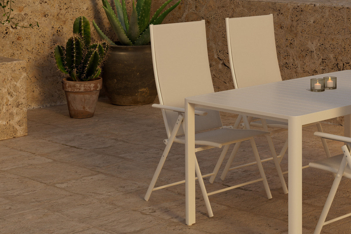Giardini Esstisch mit Levanzo Stühlen in Beige präsentiert im Onlineshop von KAQTU Design AG. Gartentischset ist von Venture Home
