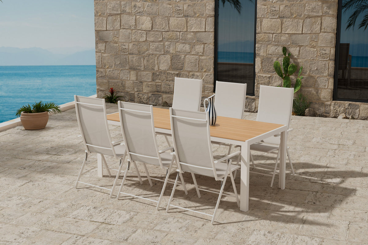 Esstisch mit Levanzo Stühlen in Beige präsentiert im Onlineshop von KAQTU Design AG. Gartentischset ist von Venture Home
