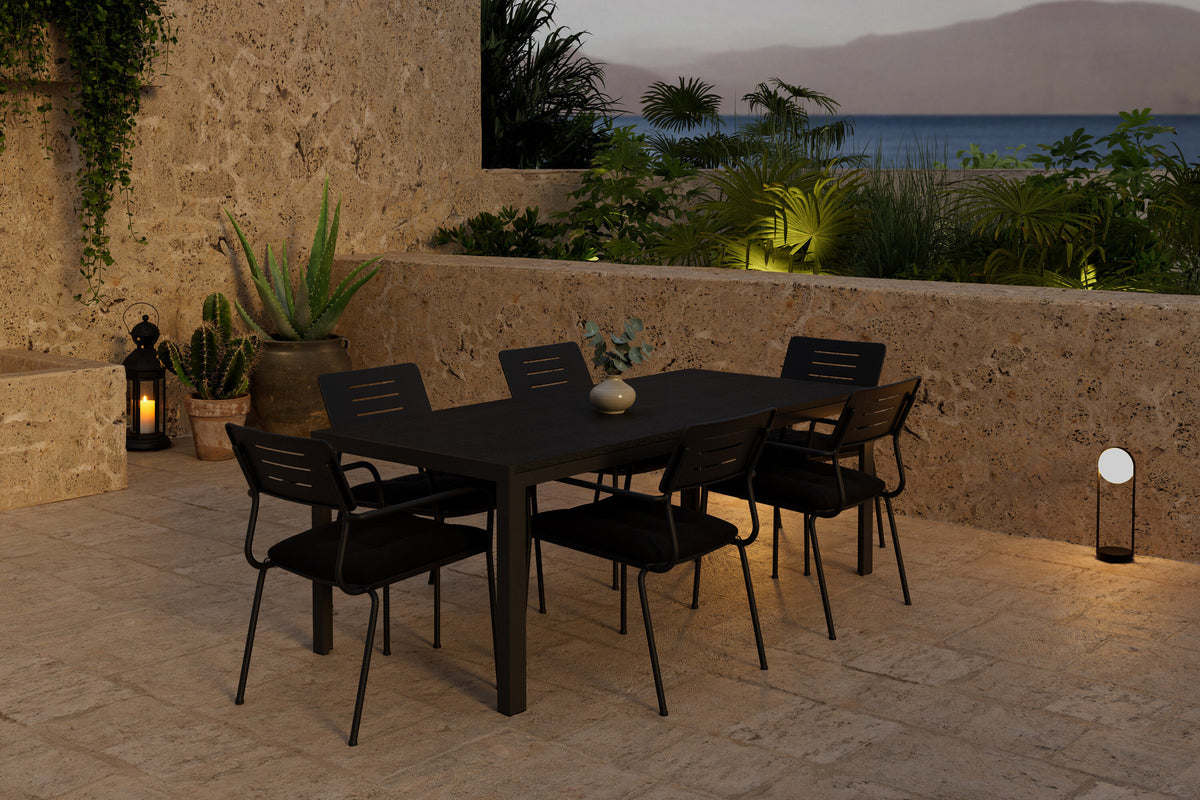 Tisch Mirko mit Stühlen Nicke in Schwarz präsentiert im Onlineshop von KAQTU Design AG. Gartentischset ist von Venture Home