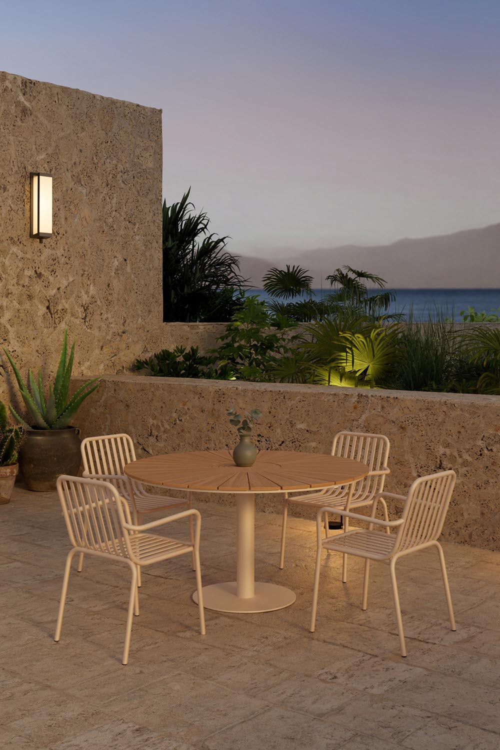 Esstisch Croft mit Peking Stühlen in  präsentiert im Onlineshop von KAQTU Design AG. Gartentischset ist von Venture Home