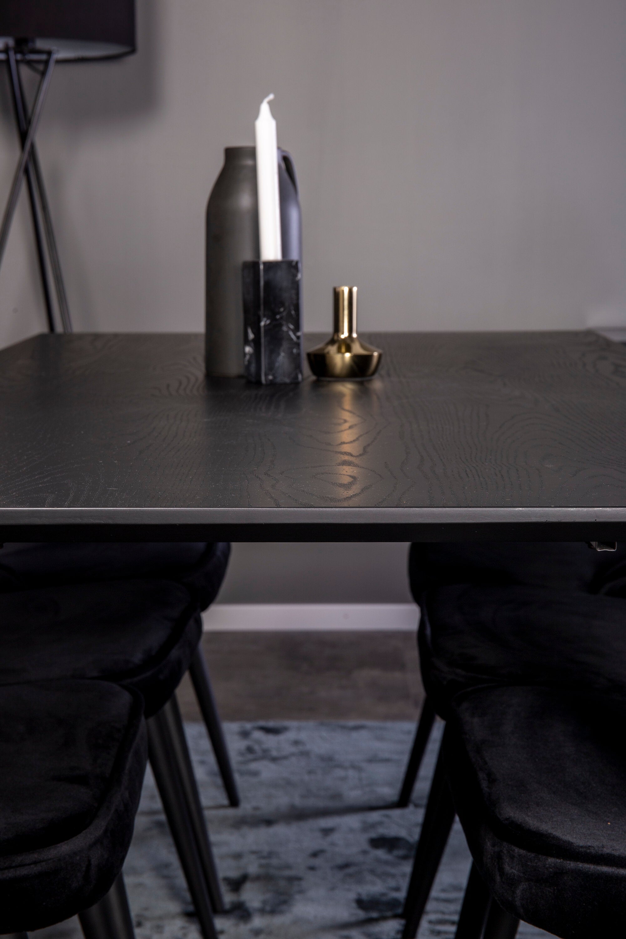 Dipp Esszimmerset + Velvet Deluxe 180cm/6St. in Schwarz / Messing präsentiert im Onlineshop von KAQTU Design AG. Esszimmerset ist von Venture Home