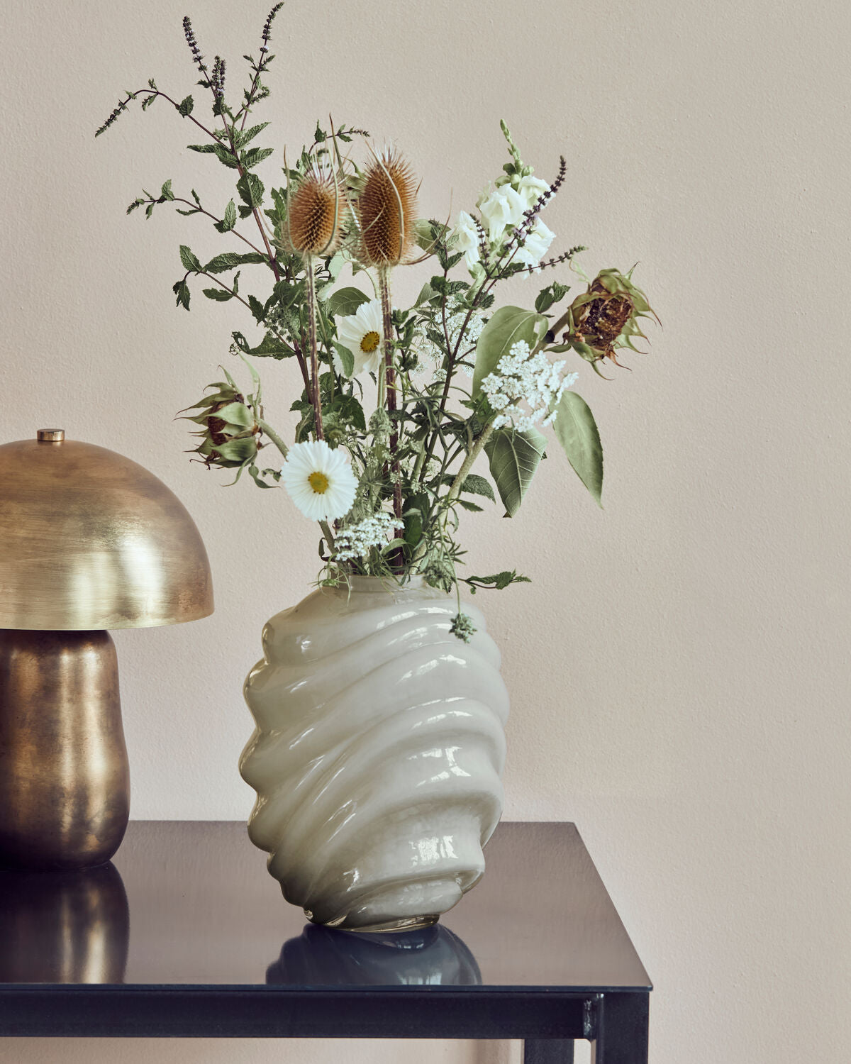 Vase, HDDesert, Hellgrau in Hellgrau präsentiert im Onlineshop von KAQTU Design AG. Vase ist von House Doctor