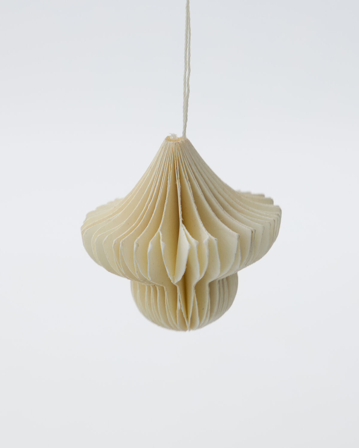 Ornamente, HDComb, Off-White in Off-White präsentiert im Onlineshop von KAQTU Design AG. Weihnachtszubehör ist von House Doctor