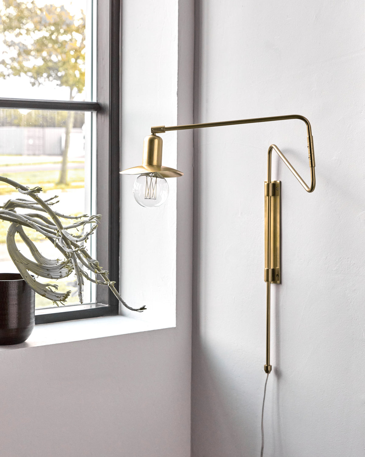 Wandlampe, HDSwing, Messing in Messing präsentiert im Onlineshop von KAQTU Design AG. Wandleuchte ist von House Doctor