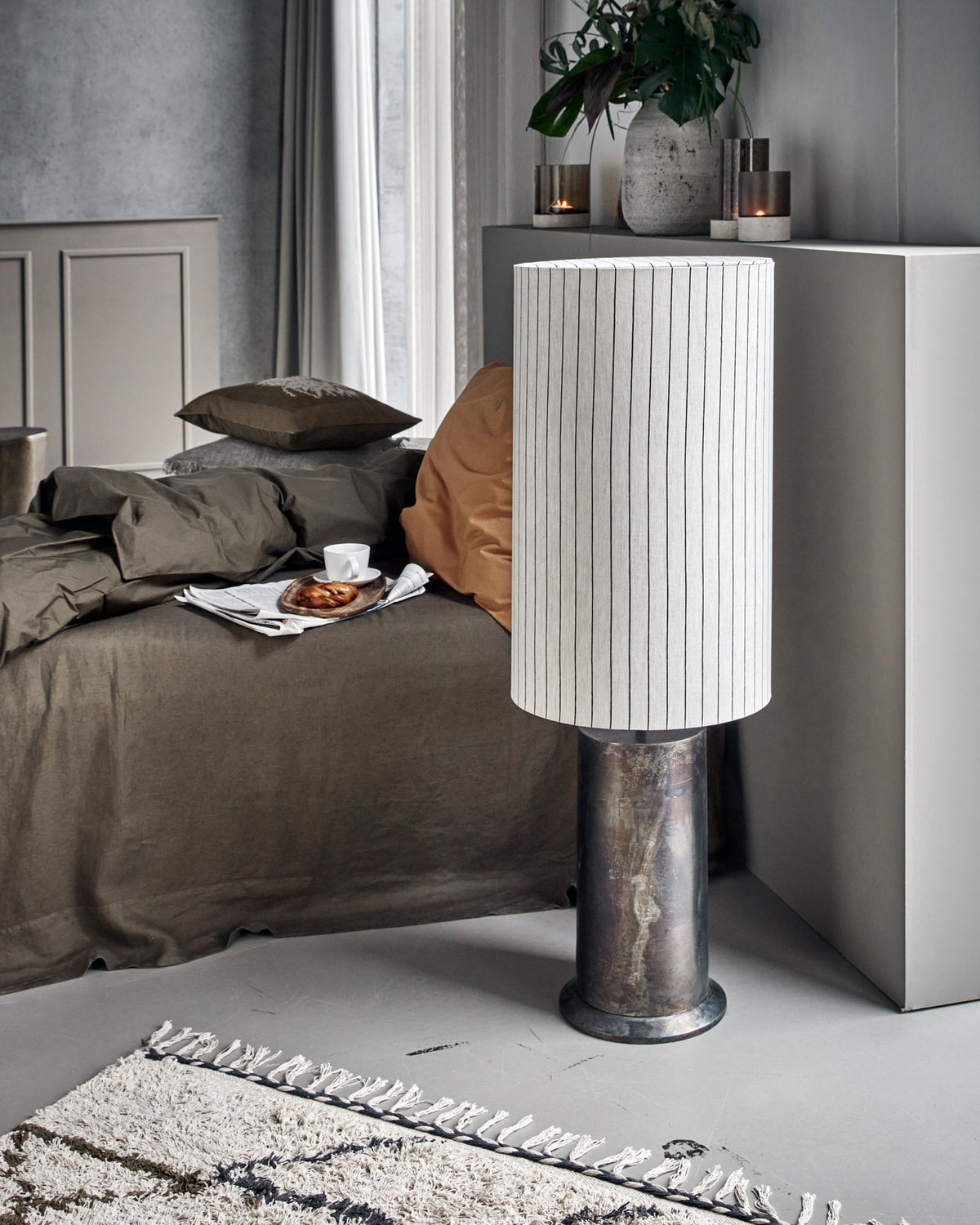Stehlampe, HDRafi in Antique brown base / Off-white präsentiert im Onlineshop von KAQTU Design AG. Stehleuchte ist von House Doctor
