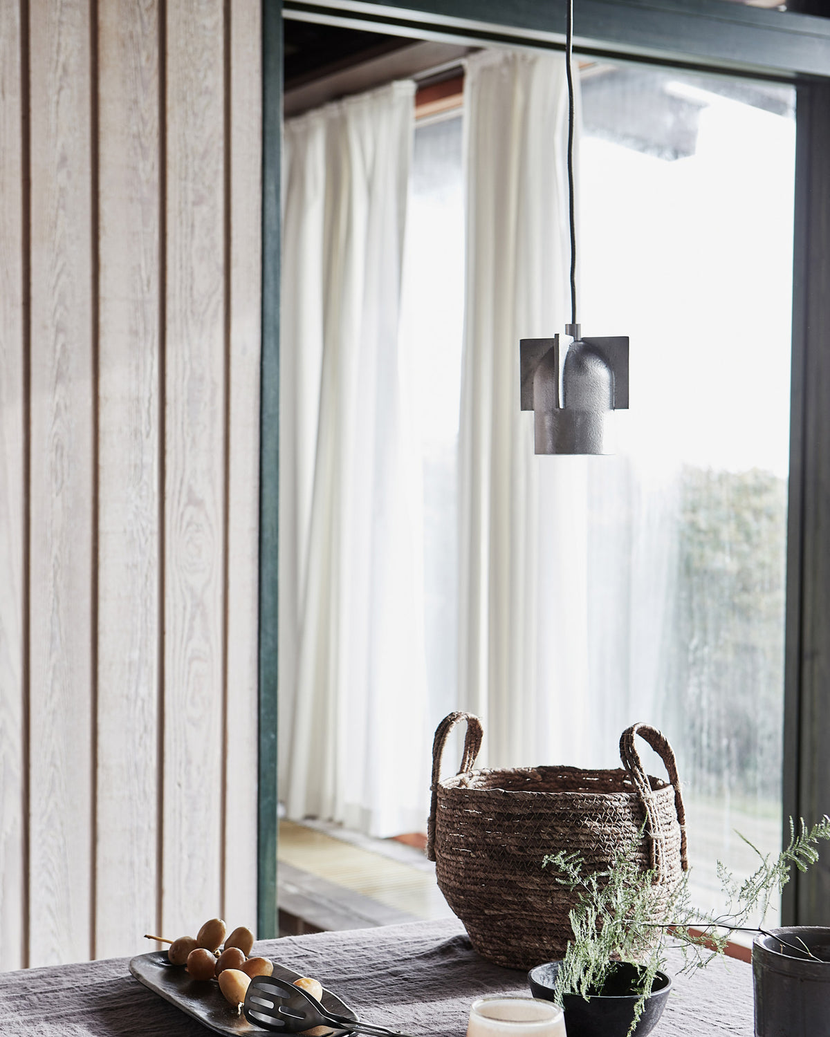 Lampe, Akola in Gebürstetes Silber präsentiert im Onlineshop von KAQTU Design AG. Pendelleuchte ist von House Doctor
