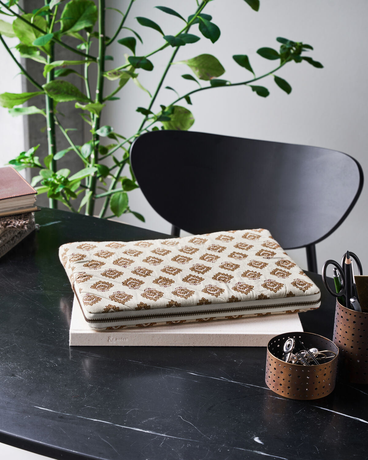 Laptophülle, HDRest, Beige in Beige präsentiert im Onlineshop von KAQTU Design AG. Büromaterial ist von House Doctor