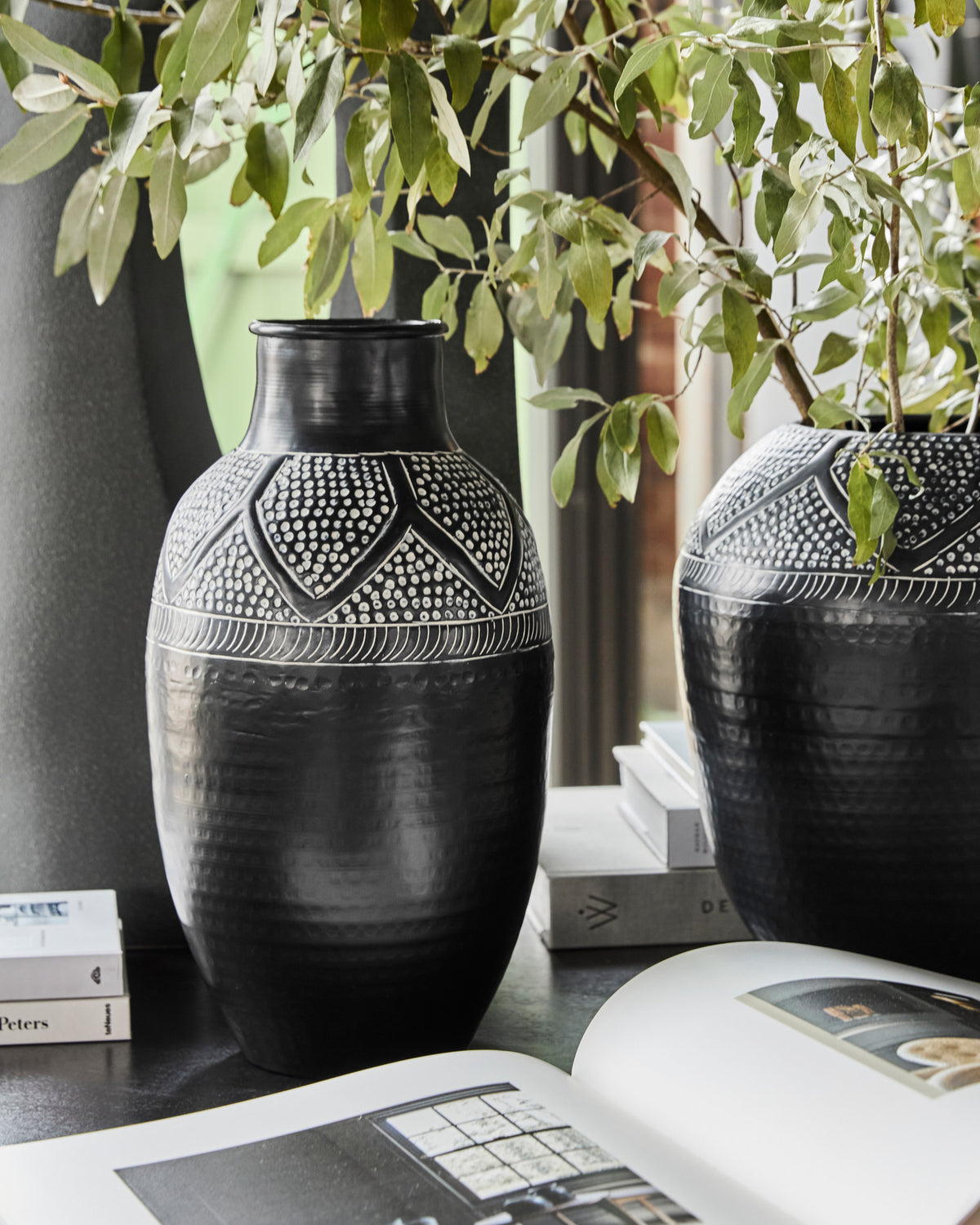 Vase, HDBloss, Schwarz in Schwarz präsentiert im Onlineshop von KAQTU Design AG. Vase ist von House Doctor