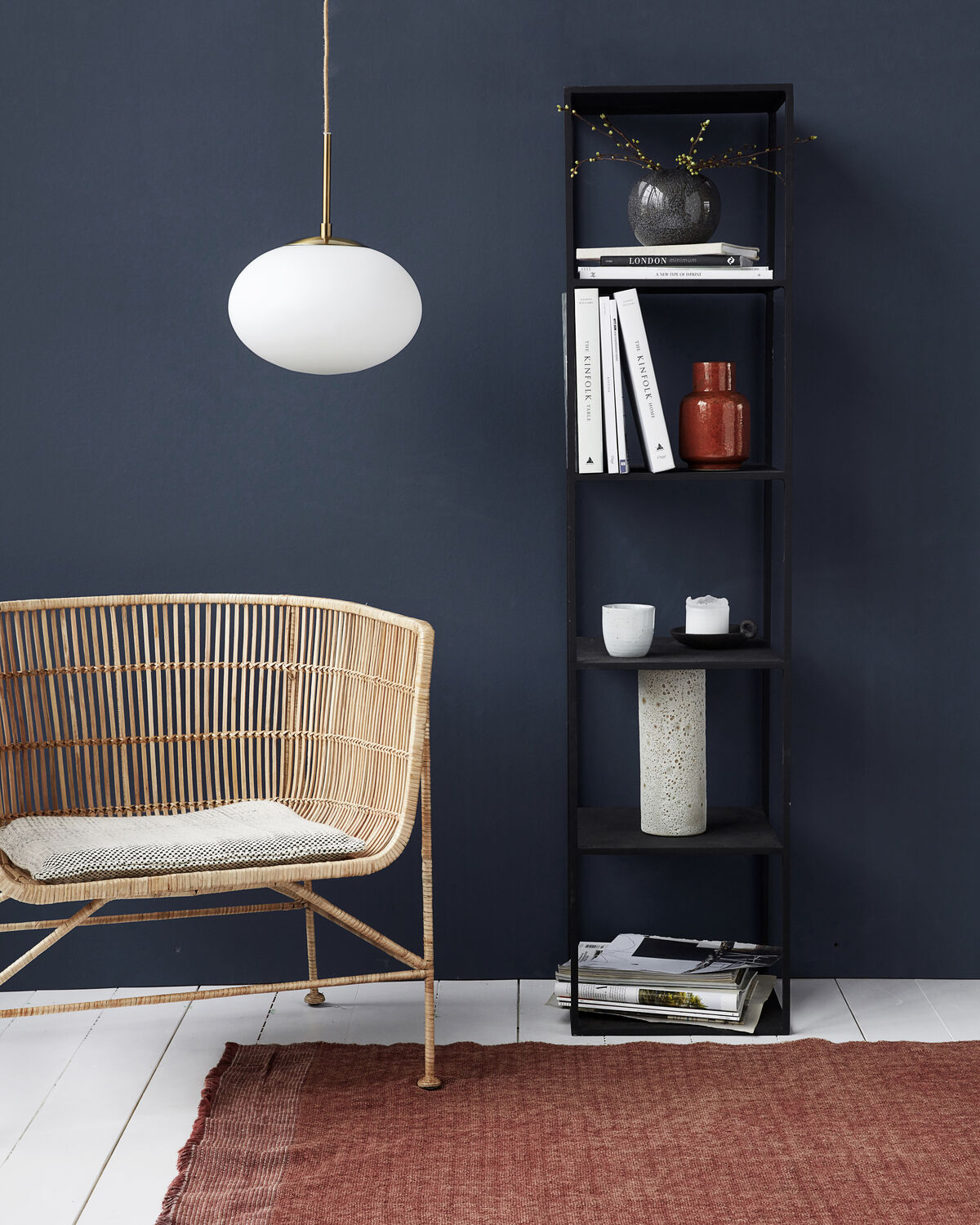 Lampe, Opal in Weiss präsentiert im Onlineshop von KAQTU Design AG. Pendelleuchte ist von House Doctor