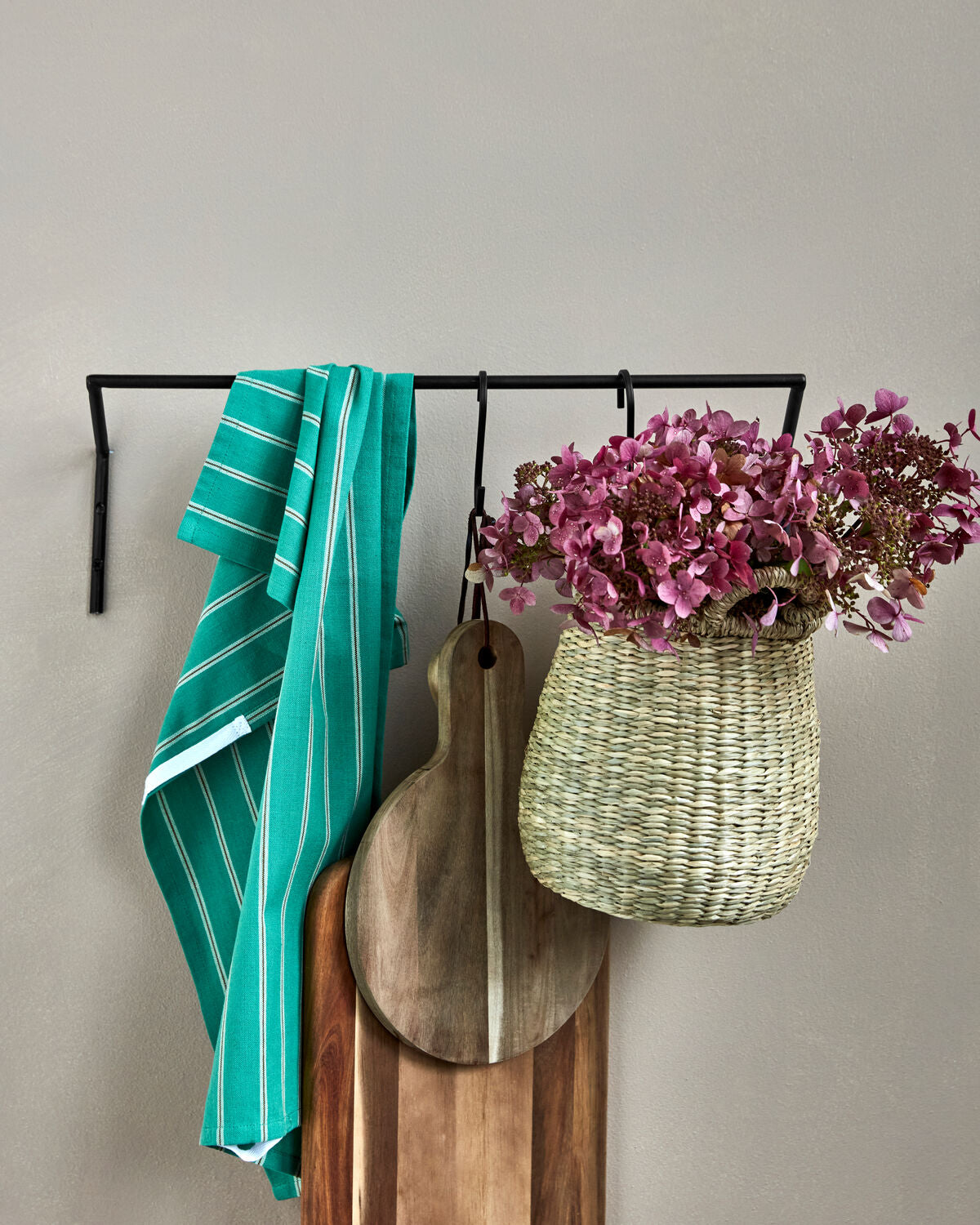 Rack, HDParo, Schwarz in Schwarz präsentiert im Onlineshop von KAQTU Design AG. Kleiderhaken ist von House Doctor