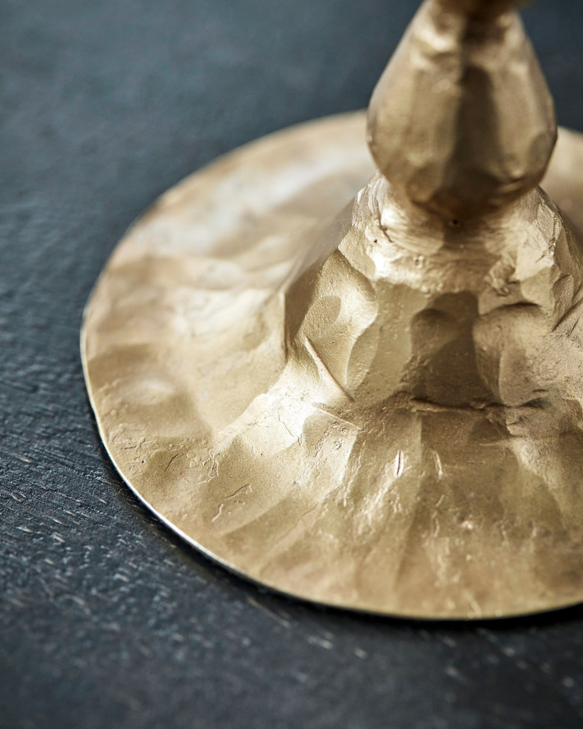 Kerzenständer, HDDon, Antik-Gold in Antik-Gold präsentiert im Onlineshop von KAQTU Design AG. Kerzenständer ist von House Doctor