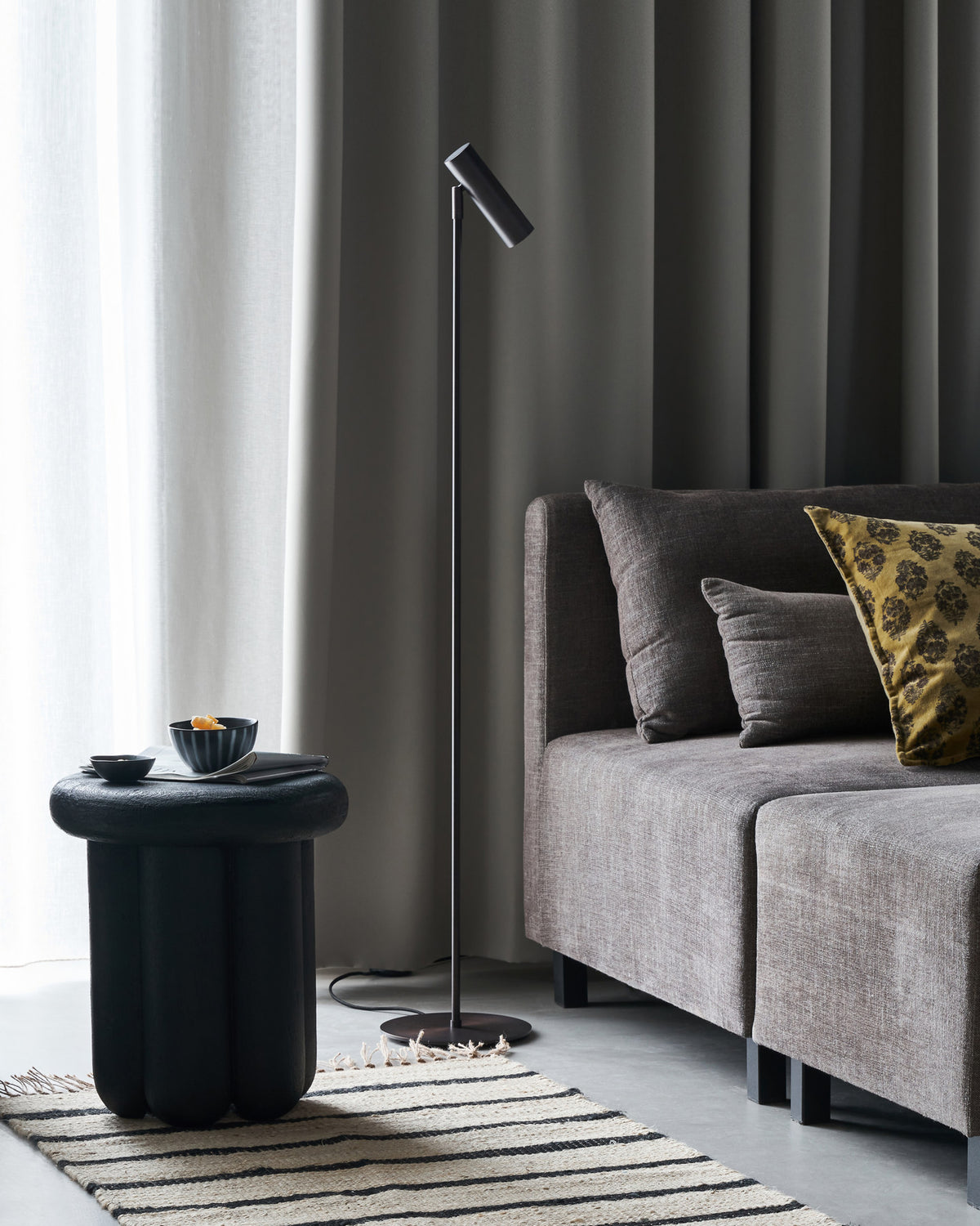 Teppich, Sima in Schwarz / Natur präsentiert im Onlineshop von KAQTU Design AG. Teppich ist von House Doctor