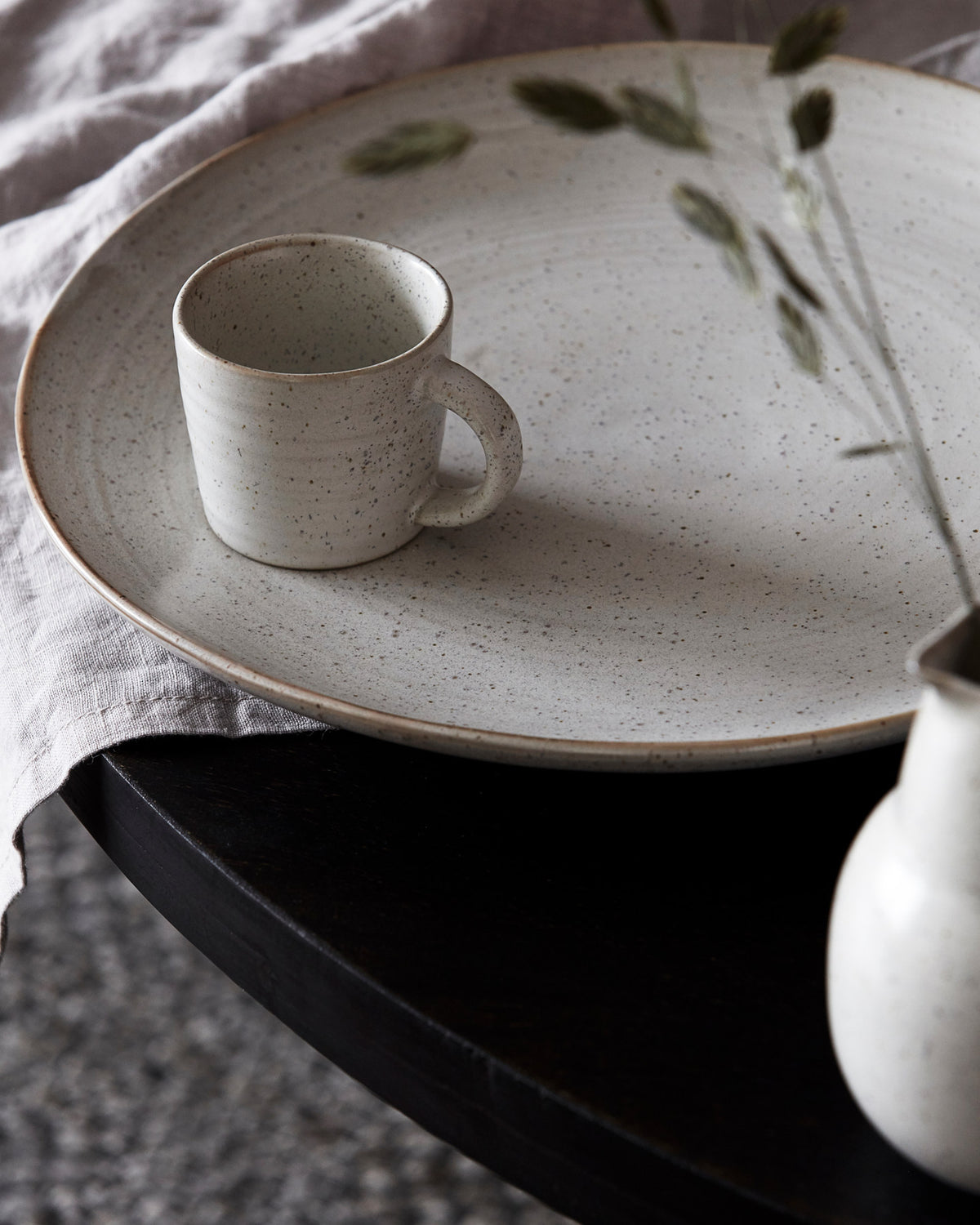 Tasse, Pion in Grau/ weiss präsentiert im Onlineshop von KAQTU Design AG. Espressotassen ist von House Doctor