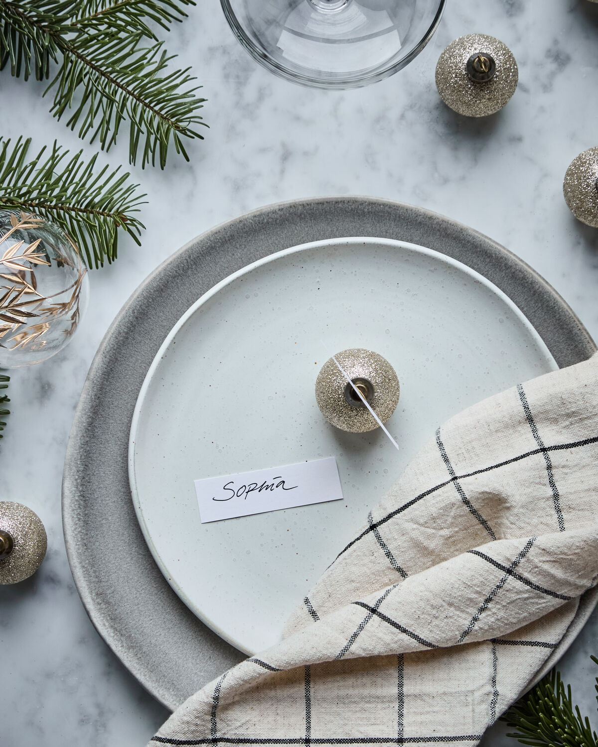 Kartenhalter, HDVisit, Champagner in Champagner präsentiert im Onlineshop von KAQTU Design AG. Weihnachtszubehör ist von House Doctor