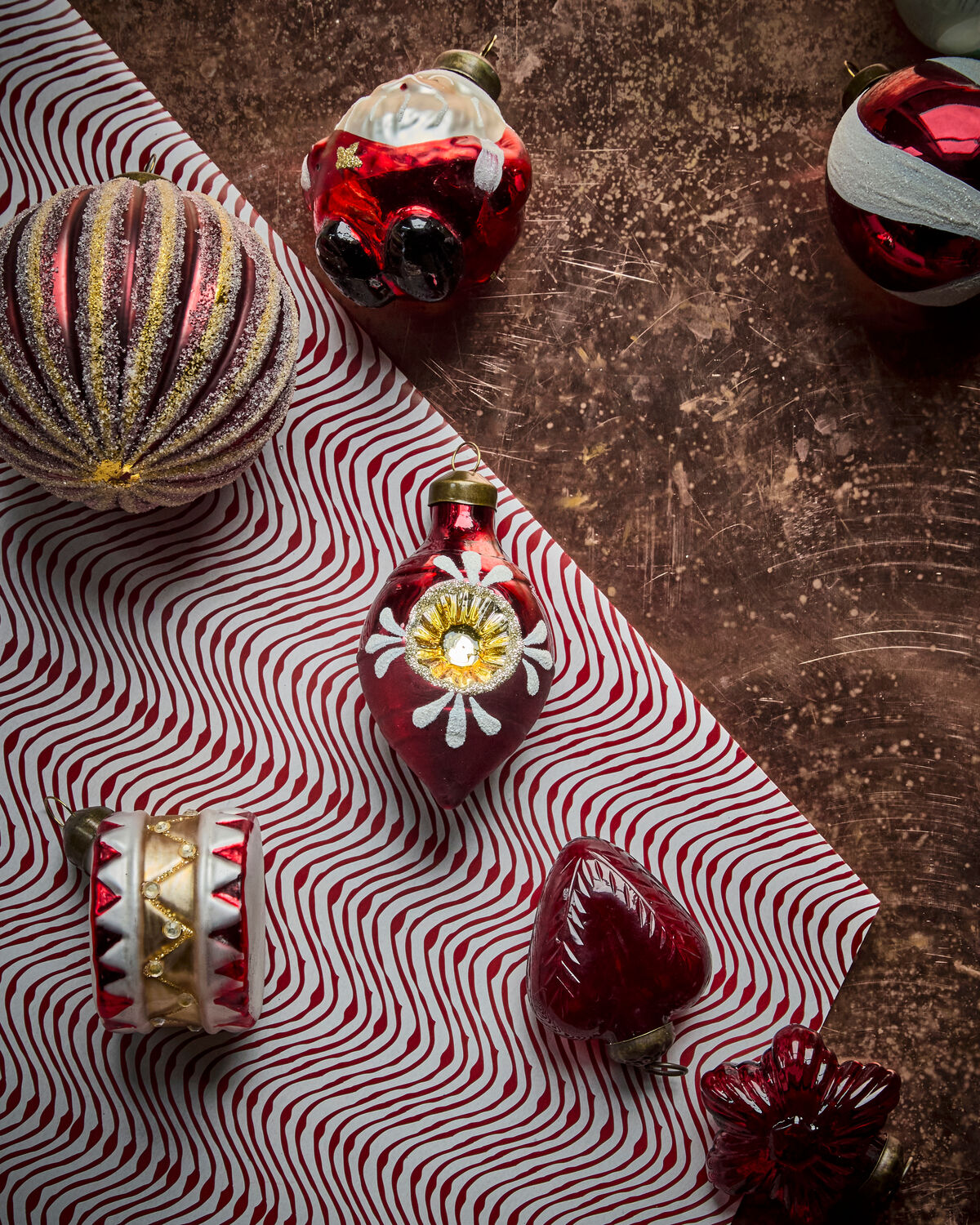 Ornamente, HDNostal, Rot in Rot präsentiert im Onlineshop von KAQTU Design AG. Weihnachtszubehör ist von House Doctor