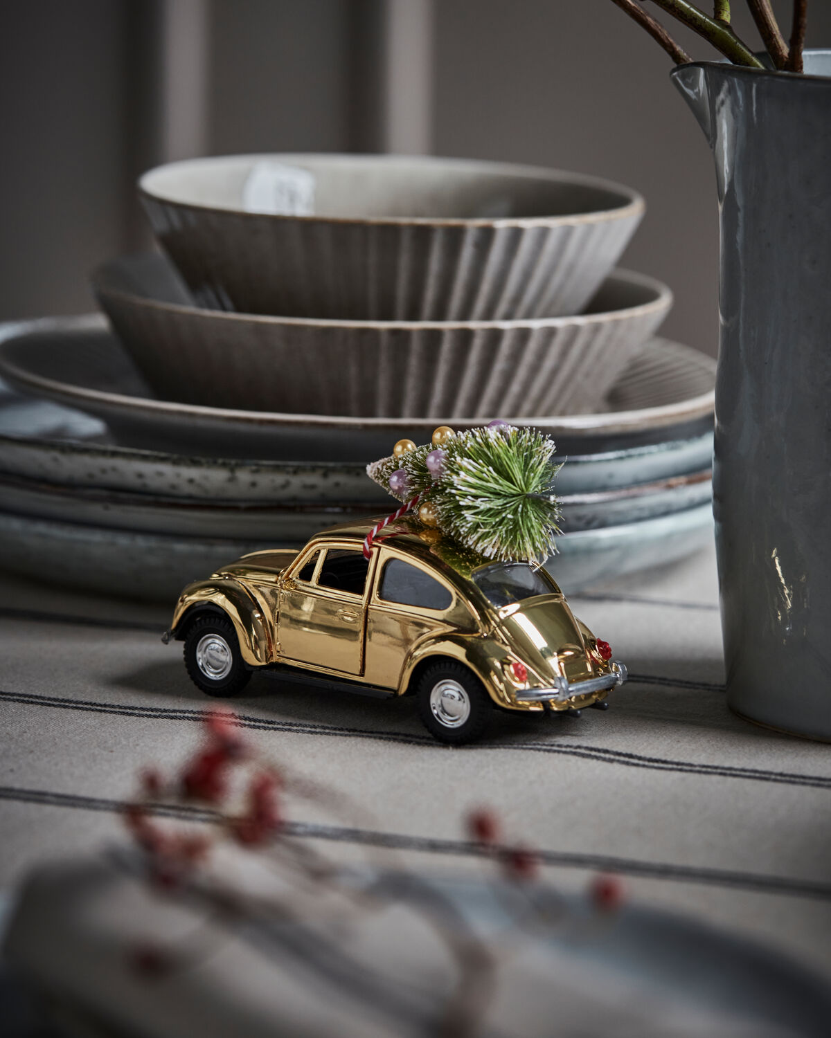 Dekoration, HDXmas car, Gold in Gold präsentiert im Onlineshop von KAQTU Design AG. Weihnachtsdekoration ist von House Doctor