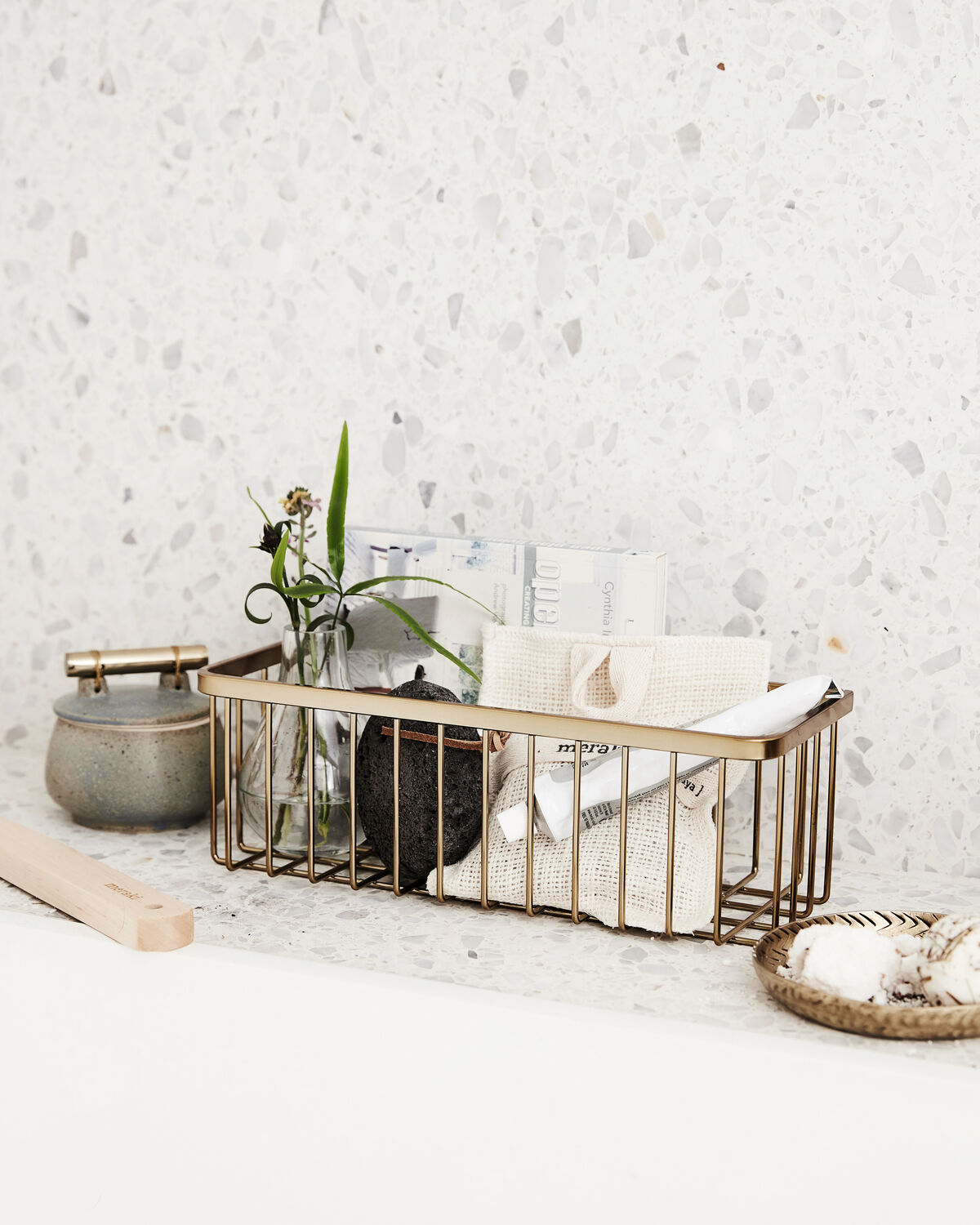 Korb, Bath in Messing gebürstet präsentiert im Onlineshop von KAQTU Design AG. Aufbewahrungskorb ist von House Doctor