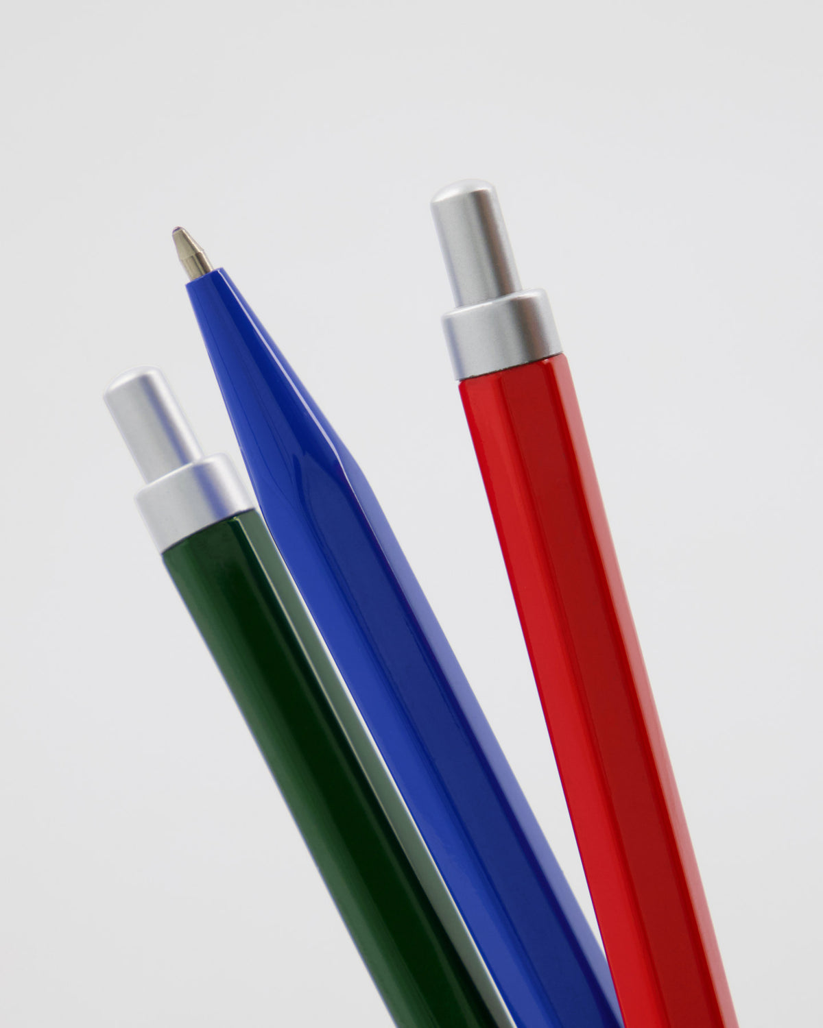 Feder mit schwarzer Tinte, HDClick, Blau;Rot;Grün in Blau, Rot, Grün präsentiert im Onlineshop von KAQTU Design AG. Büromaterial ist von House Doctor