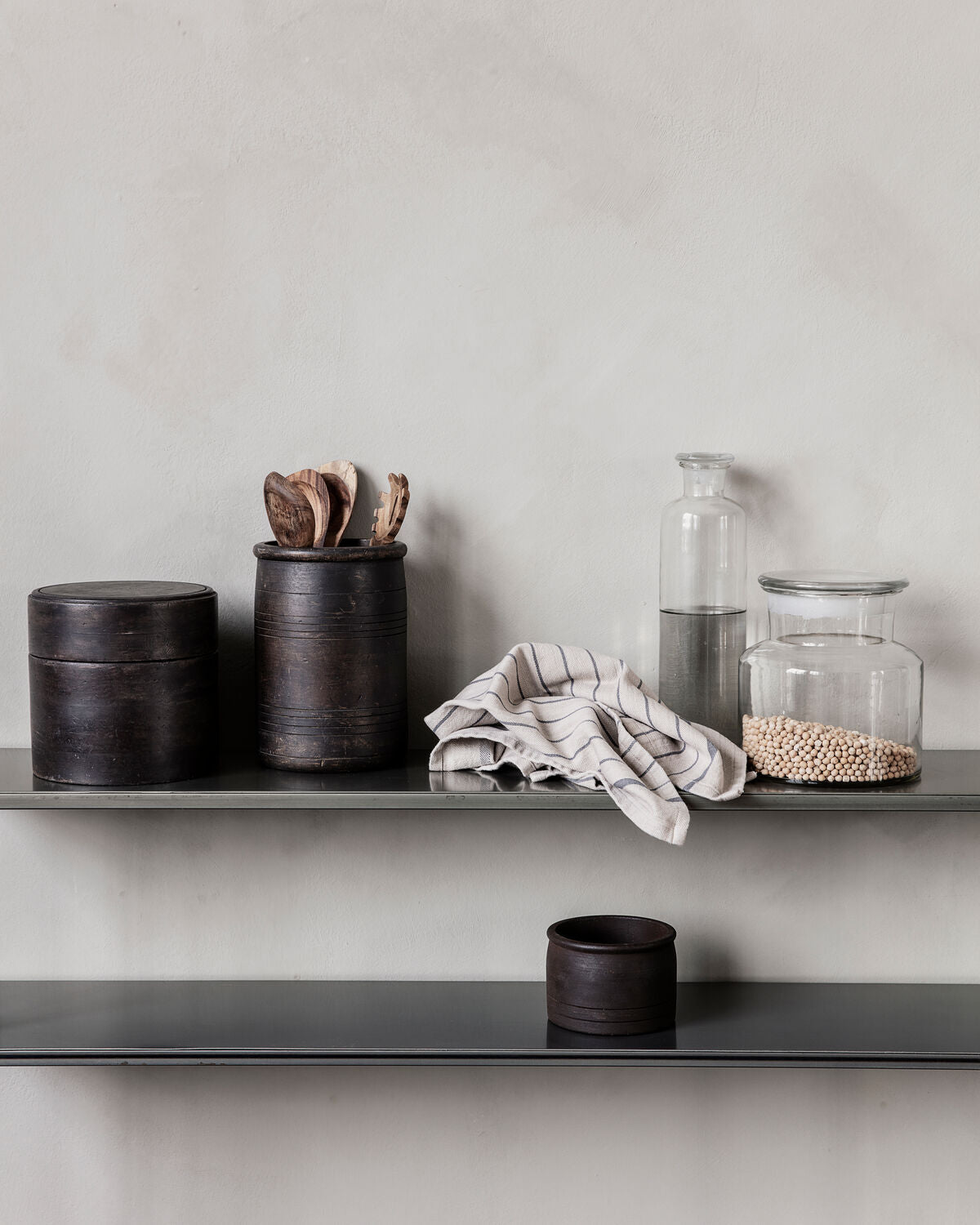 Flasche mit Deckel, Farma in Klar präsentiert im Onlineshop von KAQTU Design AG. Karaffe ist von House Doctor