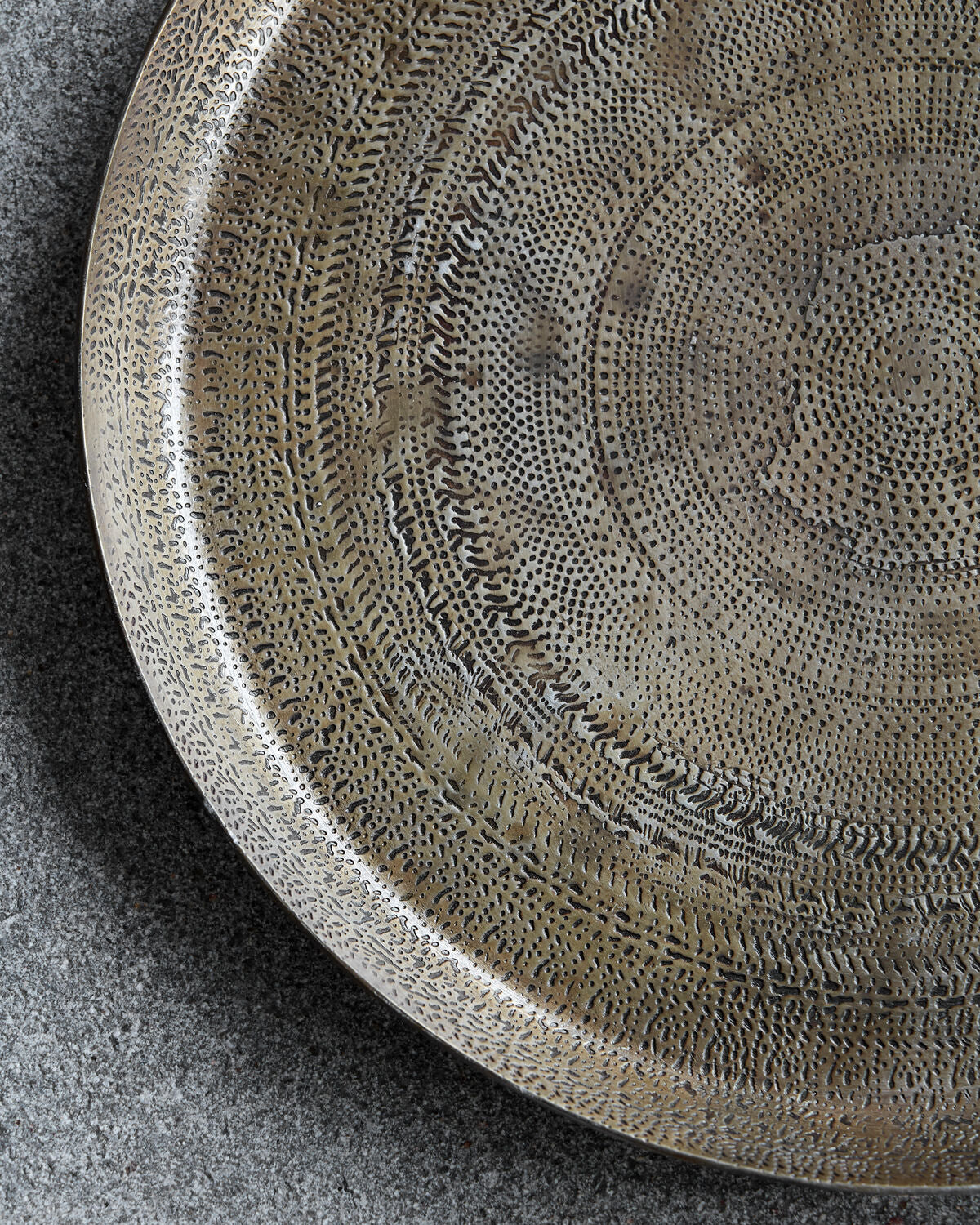 Tablett, Jhansi in Antikes Messing-Finish präsentiert im Onlineshop von KAQTU Design AG. Tablett ist von House Doctor