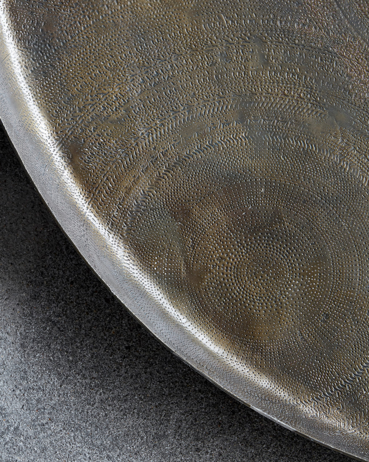 Tablett, Jhansi in Antikes Messing-Finish präsentiert im Onlineshop von KAQTU Design AG. Tablett ist von House Doctor