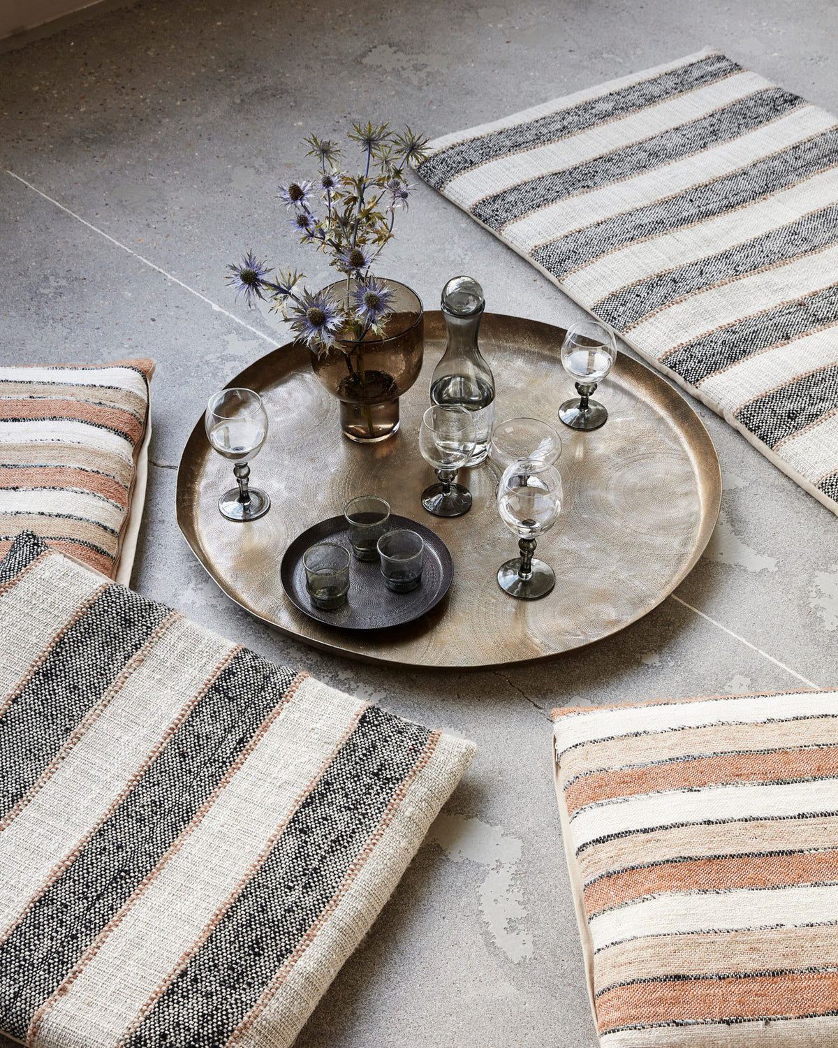 Tablett, Jhansi in Antikes Messing-Finish präsentiert im Onlineshop von KAQTU Design AG. Tablett ist von House Doctor