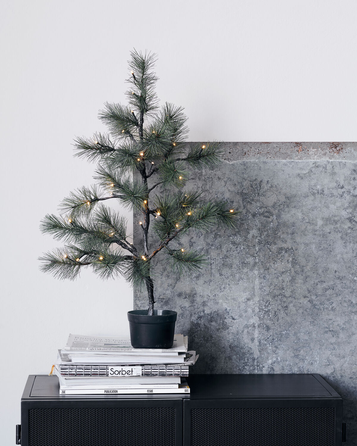 Weihnachtsbaum, w. 40 wire LED lights in Natur präsentiert im Onlineshop von KAQTU Design AG. Weihnachtszubehör ist von House Doctor
