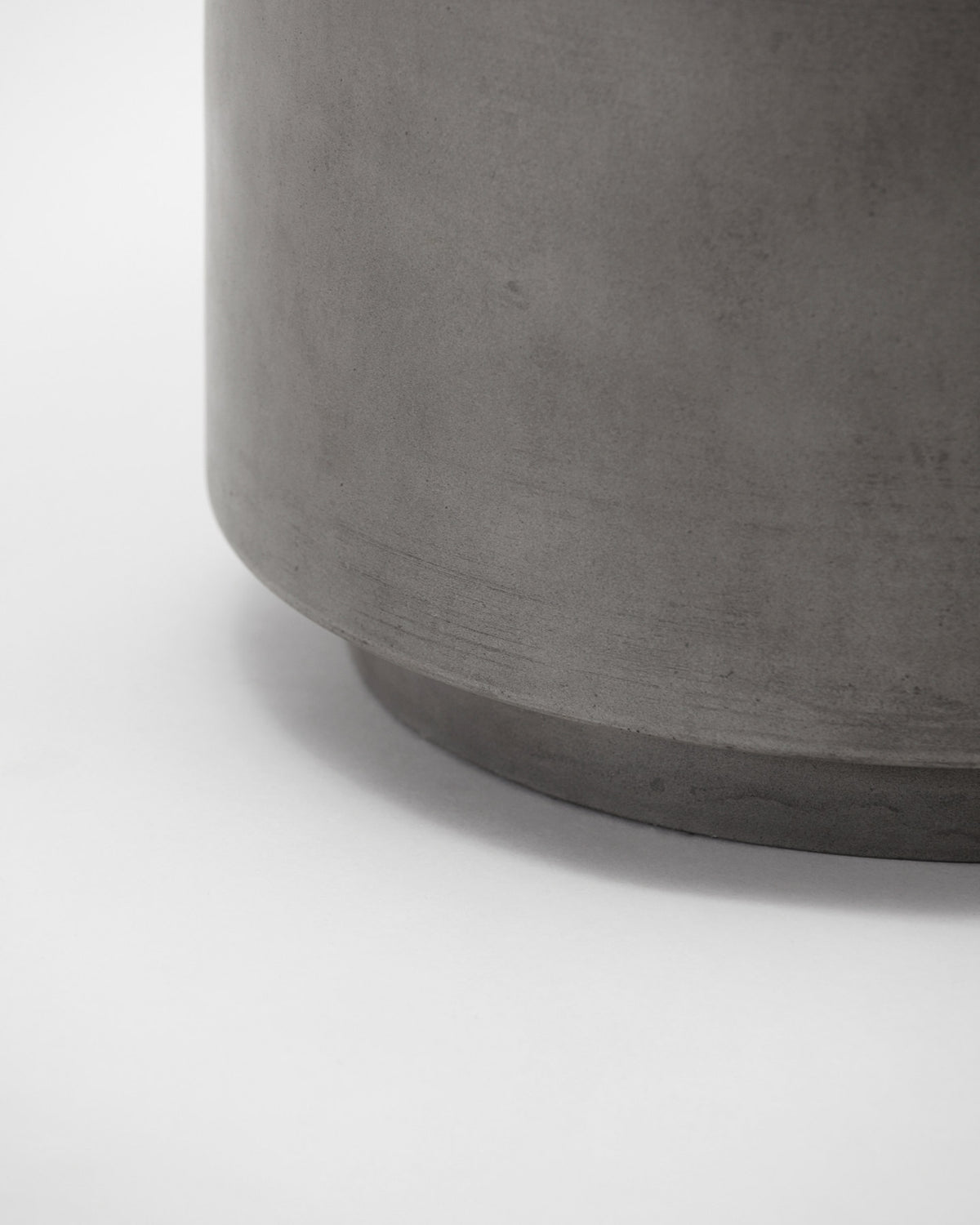 Tisch, Out in Grau präsentiert im Onlineshop von KAQTU Design AG. Loungetisch ist von House Doctor