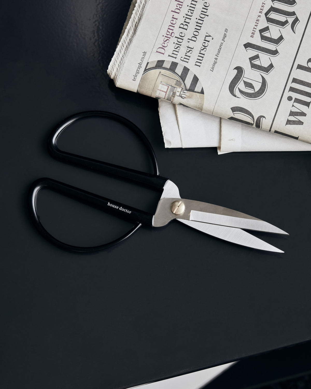 Schere, Shears in Black/Silver präsentiert im Onlineshop von KAQTU Design AG. Büromaterial ist von House Doctor