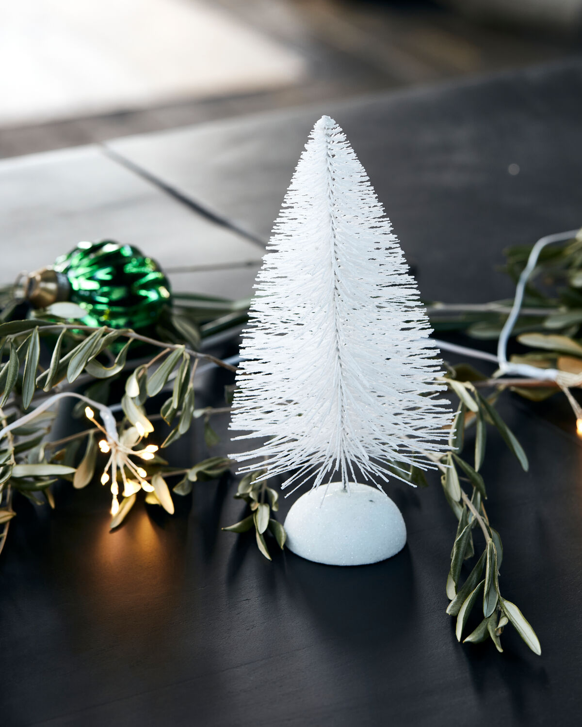 Weihnachtsbaum, Frost in Weiss präsentiert im Onlineshop von KAQTU Design AG. Weihnachtszubehör ist von House Doctor