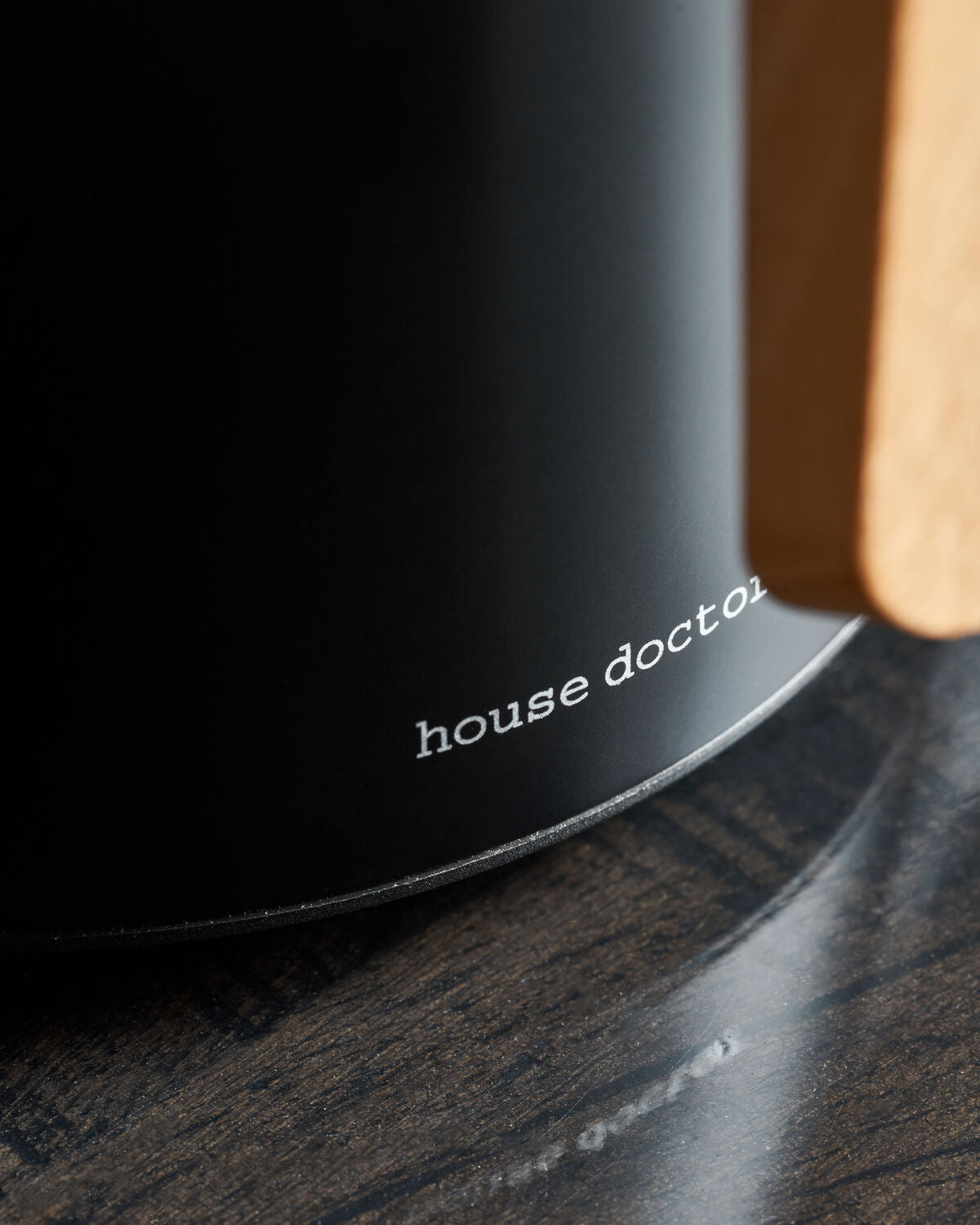 Thermoskanne, HDCole, Schwarz in Schwarz präsentiert im Onlineshop von KAQTU Design AG. Karaffe ist von House Doctor
