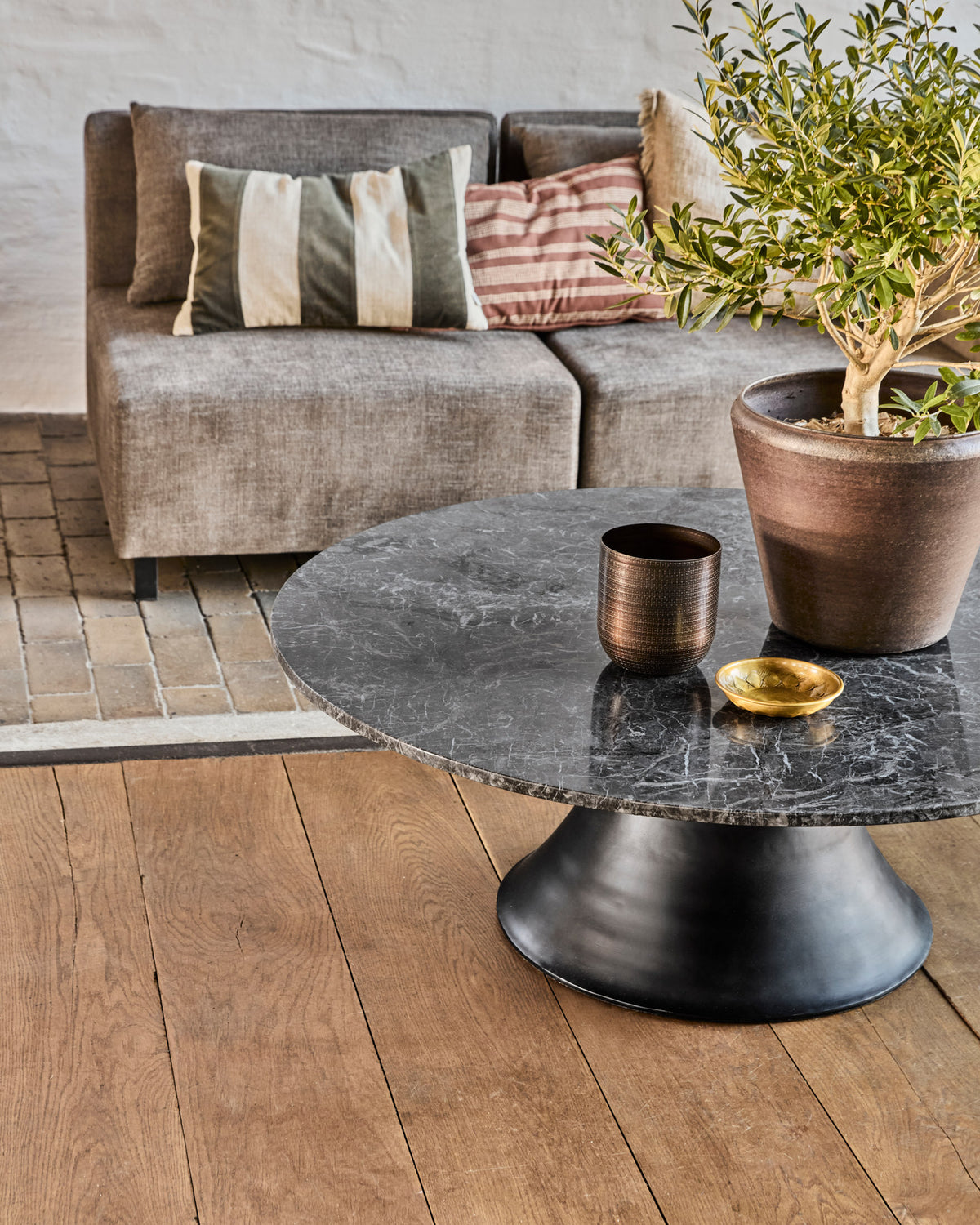 Couchtisch, HDGaya, Braun in Braun präsentiert im Onlineshop von KAQTU Design AG. Beistelltisch ist von House Doctor