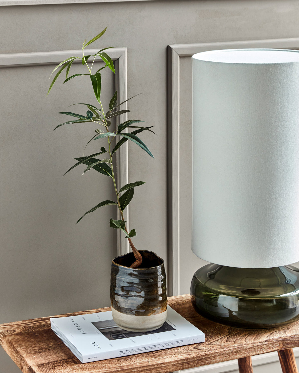 Schwarzer Blumentopf HDHappy von House Doctor aus Steinzeug mit reaktiver Glasur