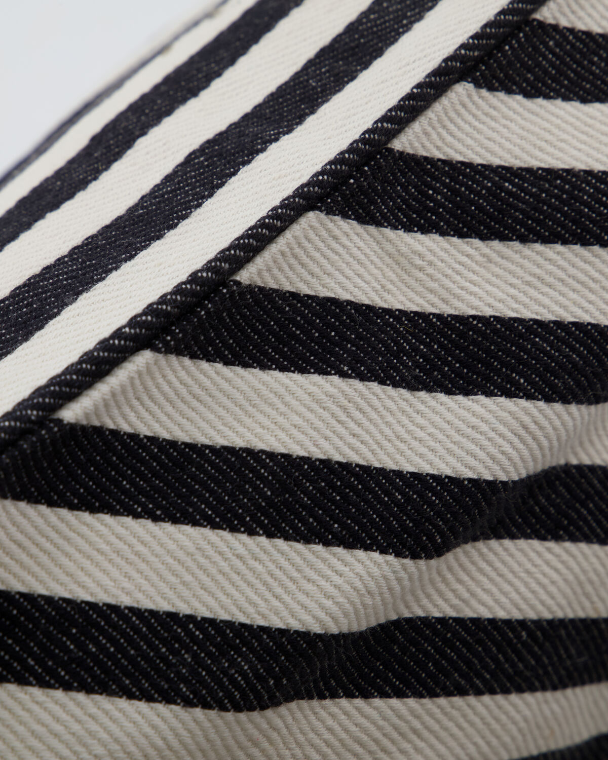 Kissenbezug, HDAzy, Schwarz;Off-White in Schwarz, Off-White präsentiert im Onlineshop von KAQTU Design AG. Deko Kissenbezug ist von House Doctor