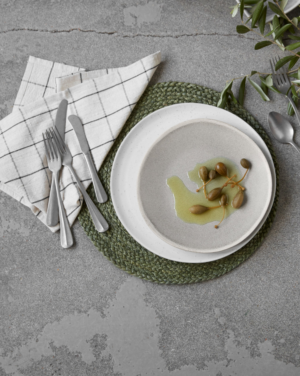 Teller, HDMore, Grau in Grau präsentiert im Onlineshop von KAQTU Design AG. Teller ist von House Doctor