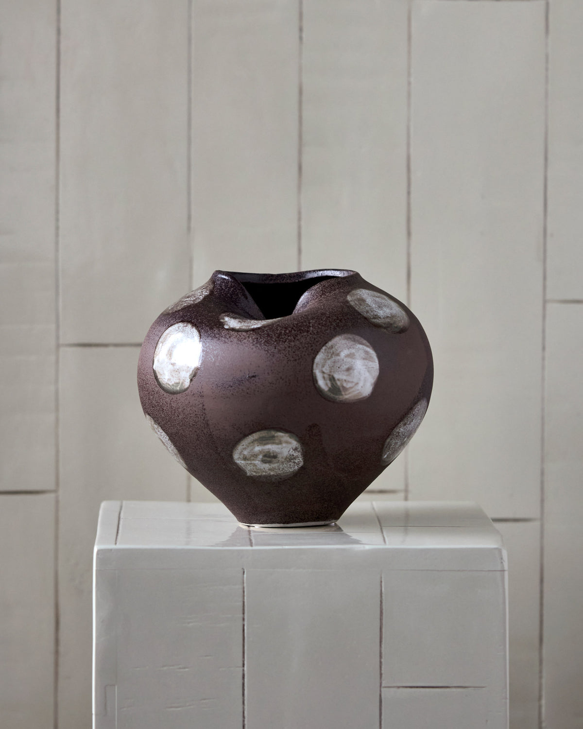 Vase, HDExpo, Braun,Off-White in Braun, Off-White präsentiert im Onlineshop von KAQTU Design AG. Vase ist von House Doctor