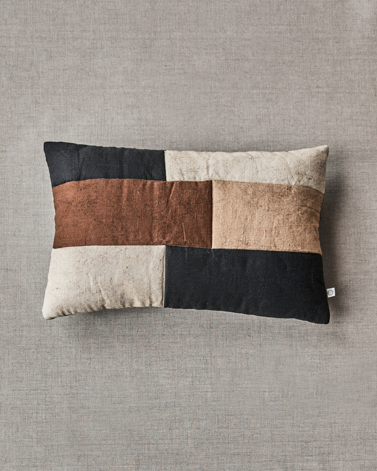 Kissenbezug, HDPatch, Schwarz;Sand;Braun in Schwarz, Sand, Braun präsentiert im Onlineshop von KAQTU Design AG. Deko Kissenbezug ist von House Doctor
