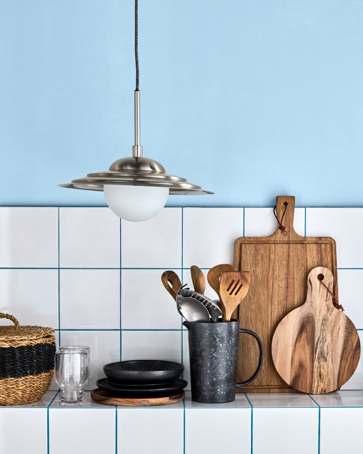 Lampe, HDCoin, Gebürstetes Silber-Finish;Mattweiss in Gebürstetes Silber-Finish, Mattweiß präsentiert im Onlineshop von KAQTU Design AG. Pendelleuchte ist von House Doctor