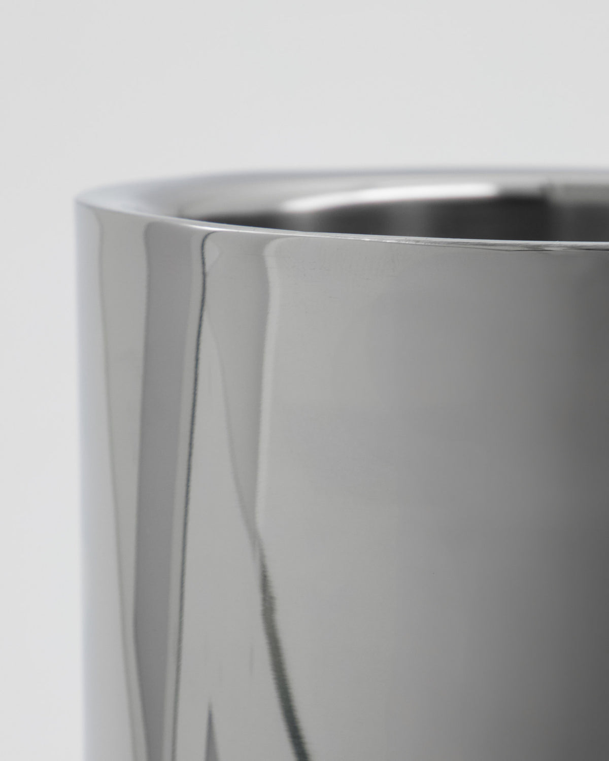 Eiskübel, HDKett, Silber-Finish in Silber-Finish präsentiert im Onlineshop von KAQTU Design AG. Flaschenkühler ist von House Doctor