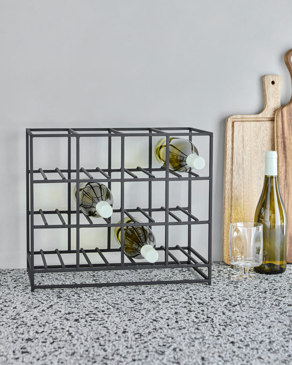 Weinregal, HD12, Schwarz in Black präsentiert im Onlineshop von KAQTU Design AG. Weinregal ist von House Doctor