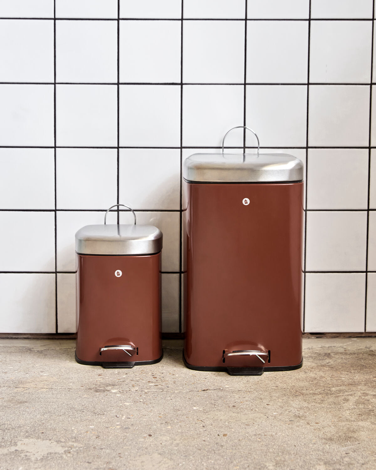 Eleganter Terrakotta-Mülleimer von House Doctor, ideal für stilvolle Abfallentsorgung in jedem Raum. Modernes Design trifft Funktionalität.